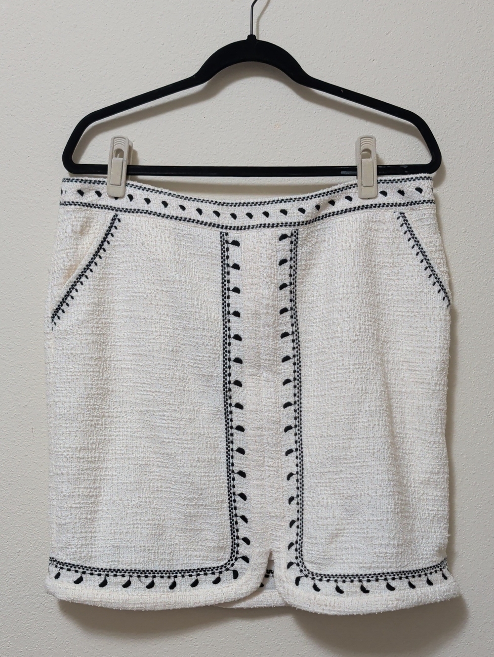 Dolan Anthropologie White Tweed Skirt with Black Embroidered Trim